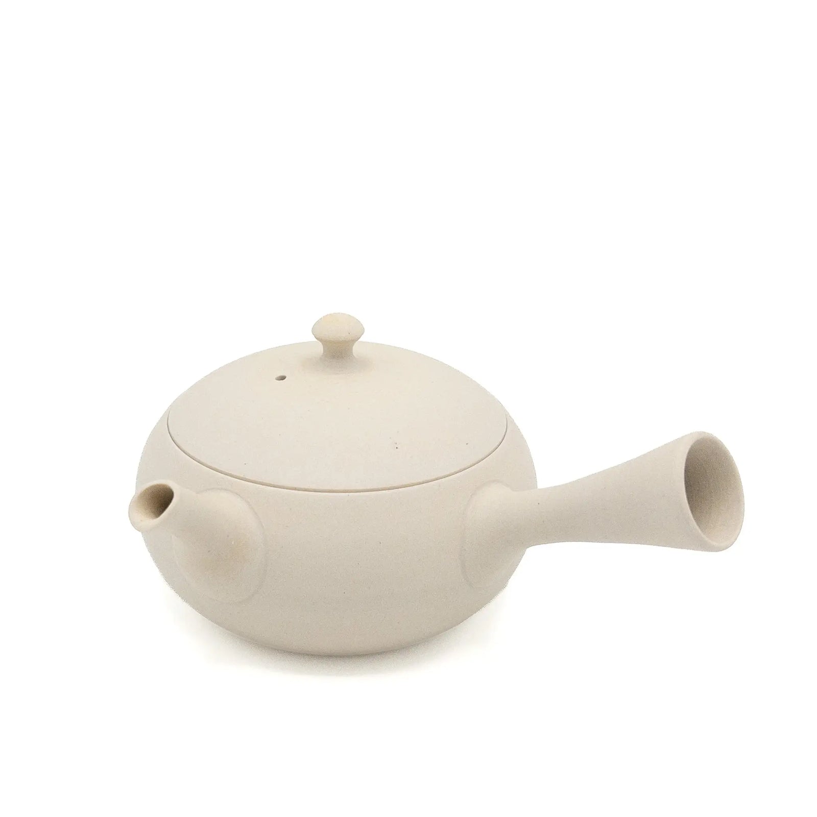 White Flat Round Tokoname Kyusu by Fujita Tokuta (~220ml)