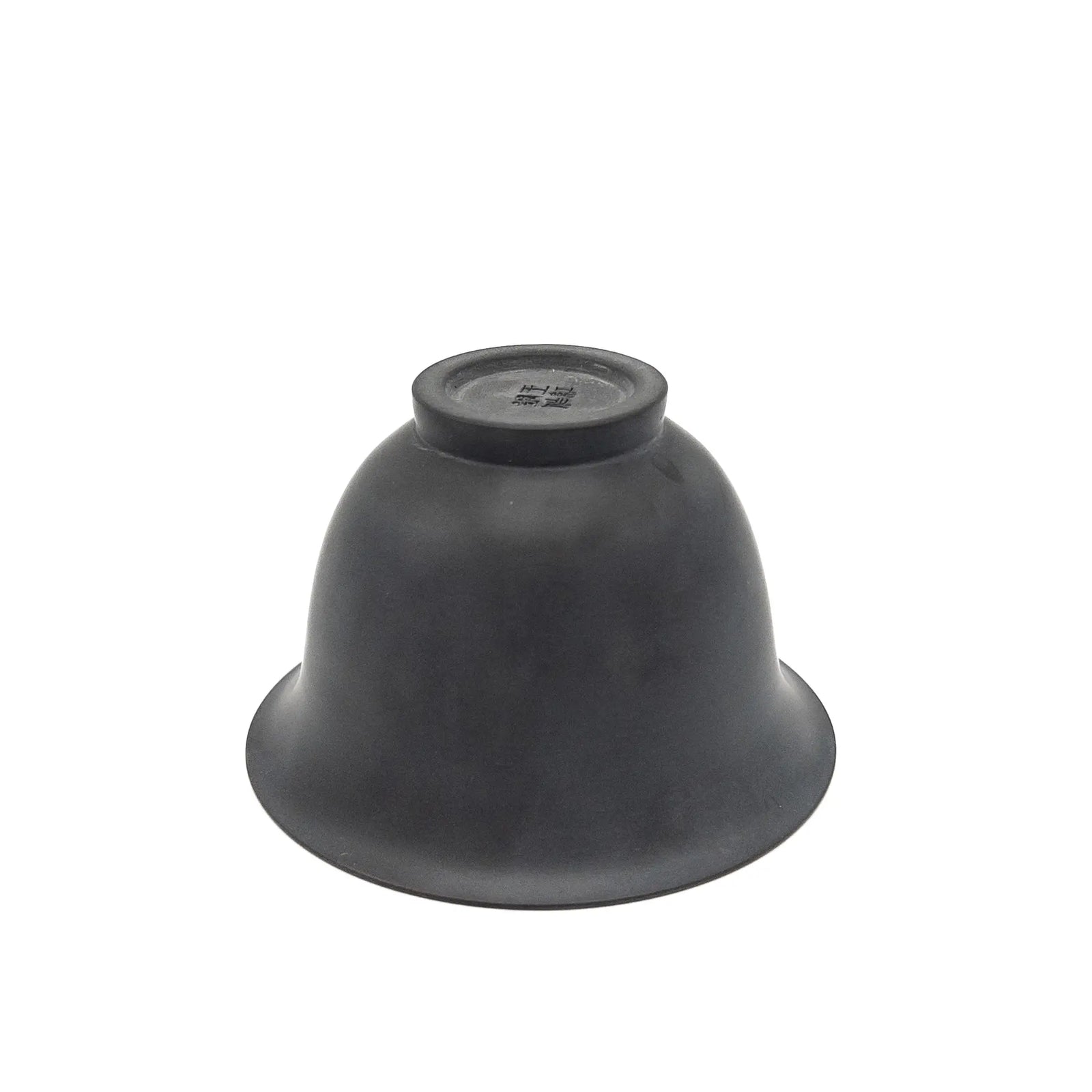 Black Jianshui clay gaiwan  - underside view