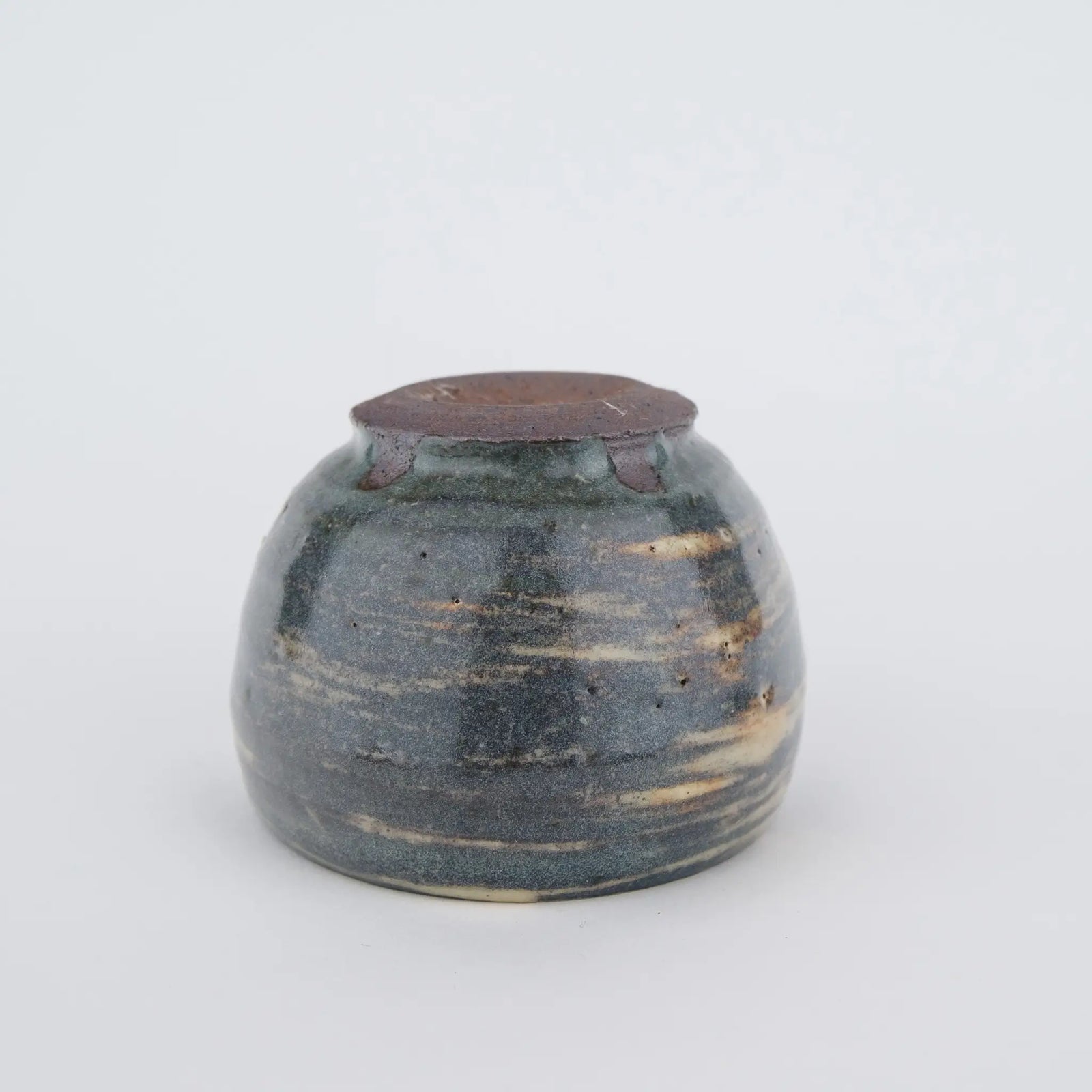 Mark Mohler Handmade Cup #K - 90 ml - on a white background - underside view