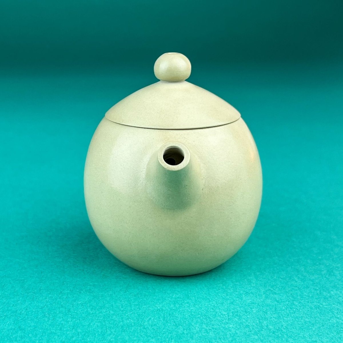 White Jianshui Dragon Egg Style Teapot